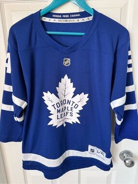 Boys Toronto Maple Leafs NHL Hockey Jersey Austin Matthews Size L/XL Like New